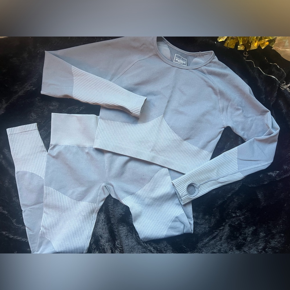 CRVS seamless body contour gym outfit
